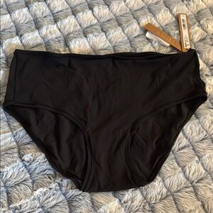 SKIMS NWT Fits Everybody Brief Panty ONYX